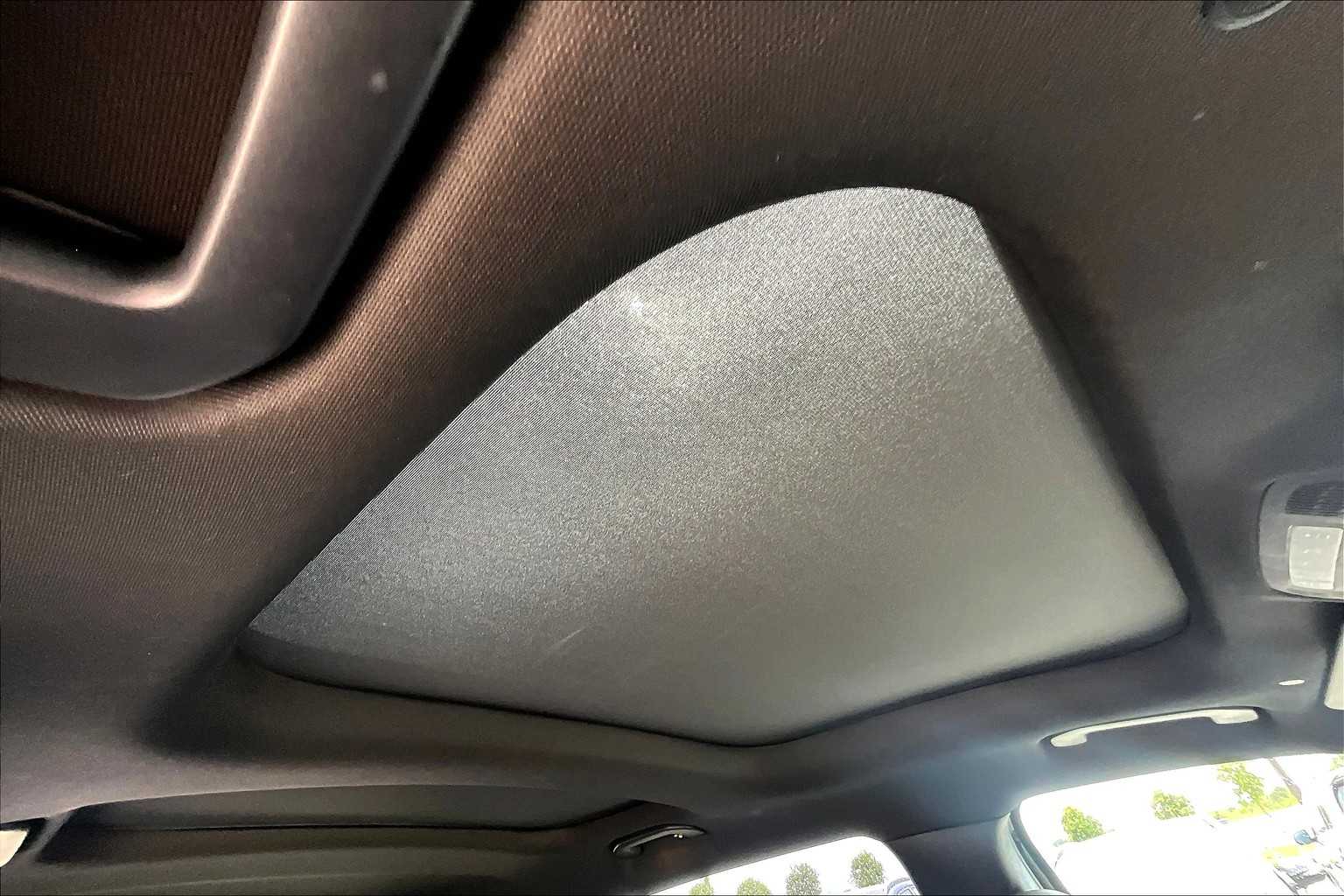 2020 Mercedes Benz GLB 250 photo 11