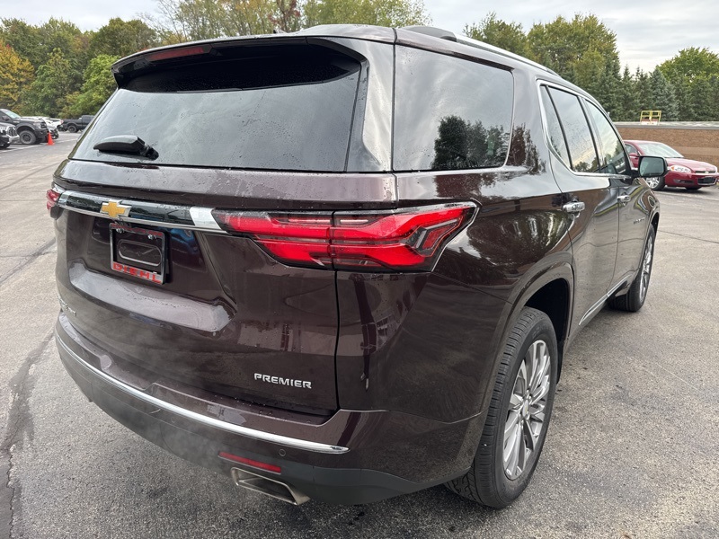 2022 Chevrolet Traverse Premier photo 2