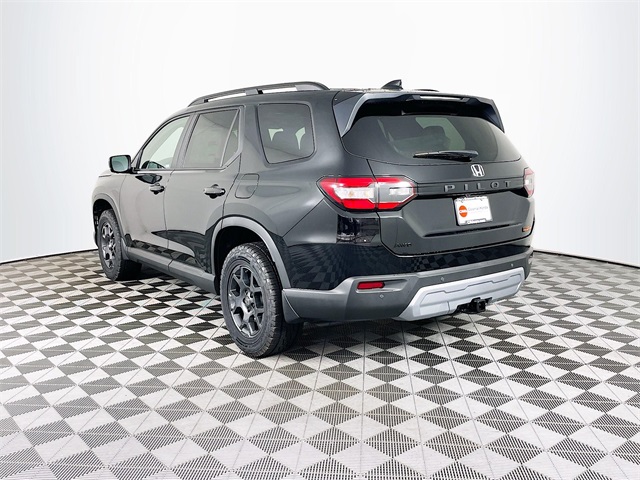 2025 Honda Pilot TrailSport photo 3