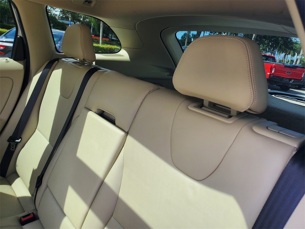 2016 Volvo XC60 T5 Drive-E Premier photo 12