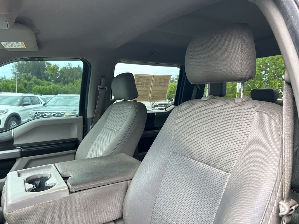 2015 Ford F-150 XLT photo 13