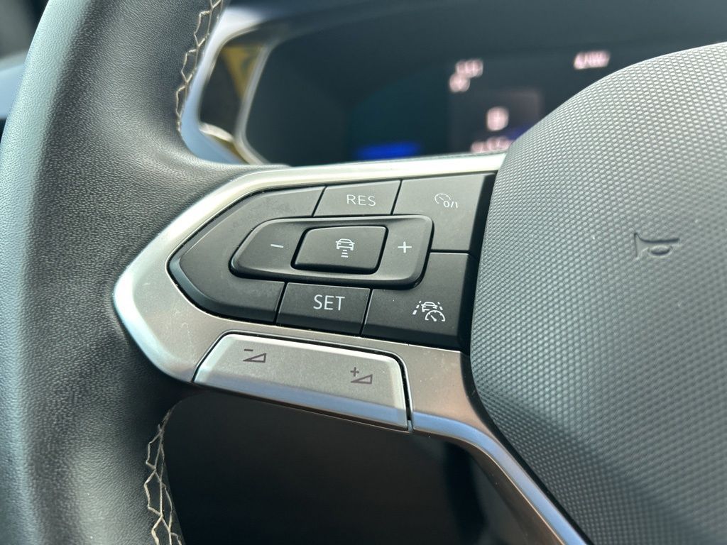 2022 Volkswagen Taos SE photo 17