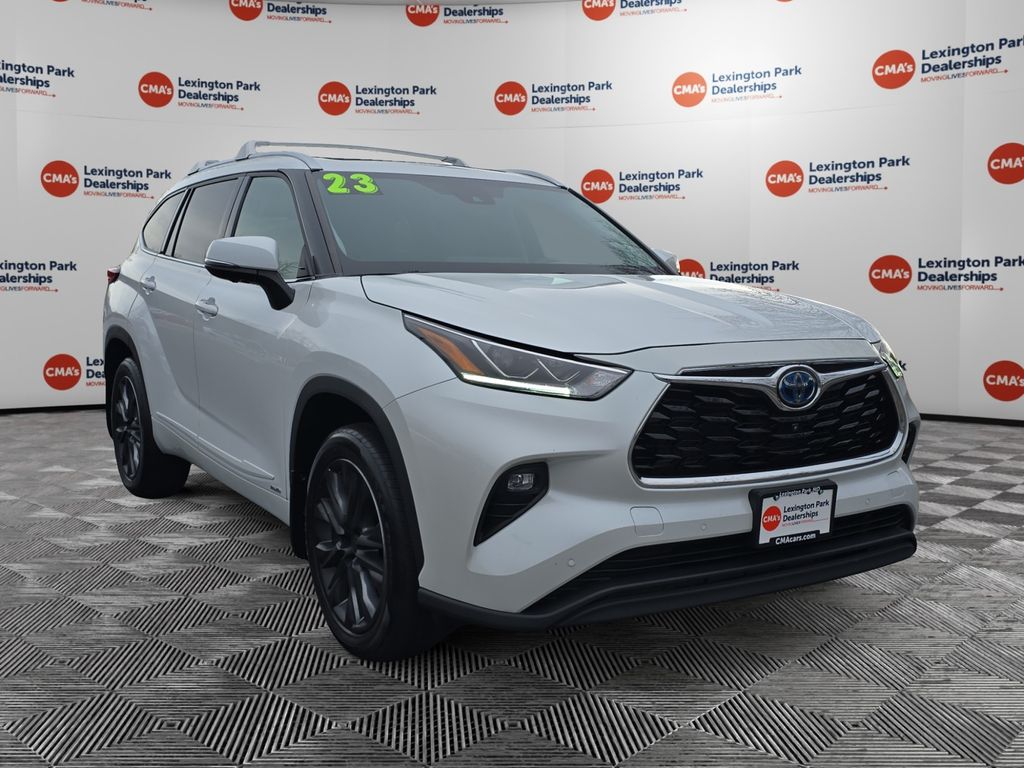 2023 Toyota Highlander Limited's photo