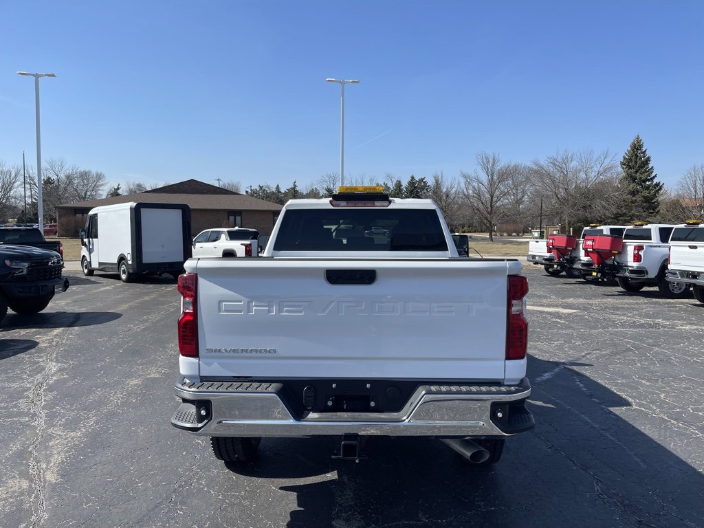 2025 Chevrolet Silverado 2500HD photo 3