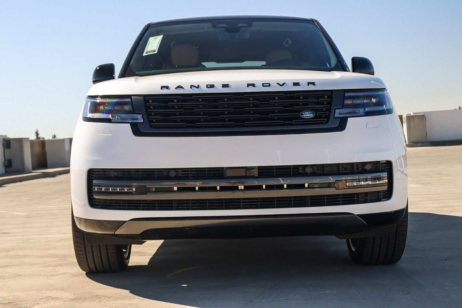2025 Land Rover Range Rover SE photo 2