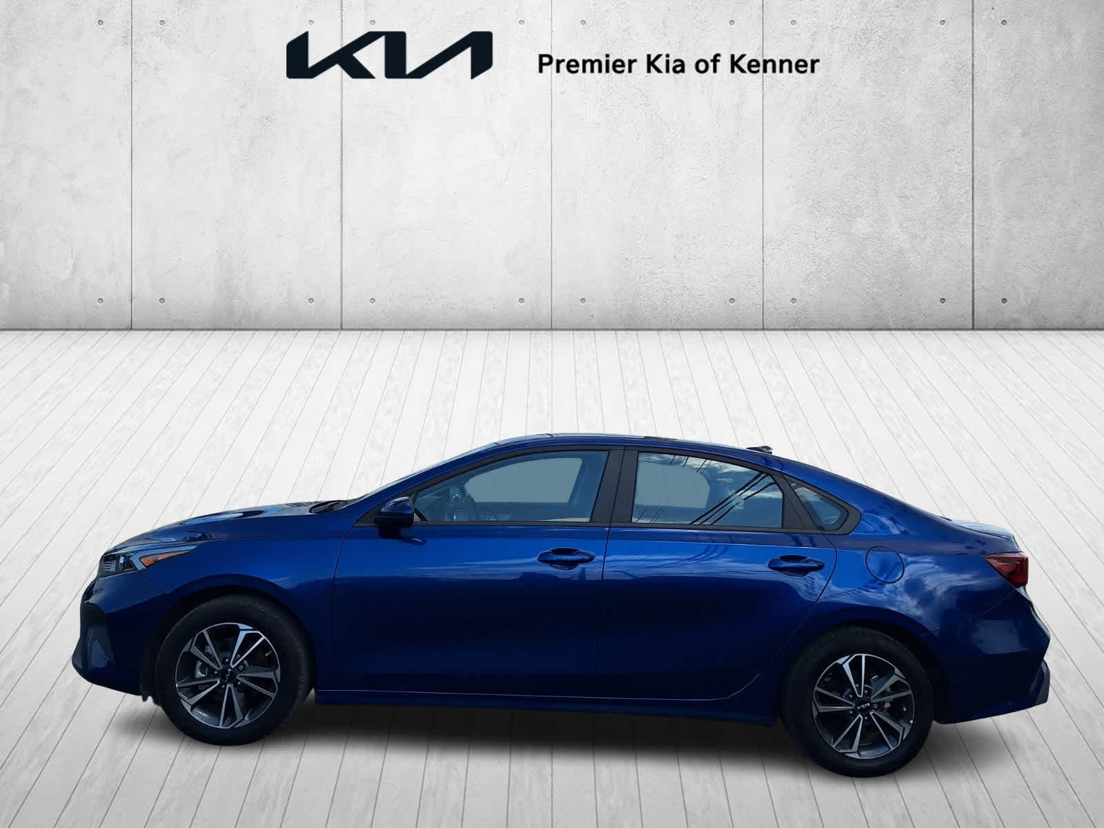 2024 Kia Forte LXS photo 2