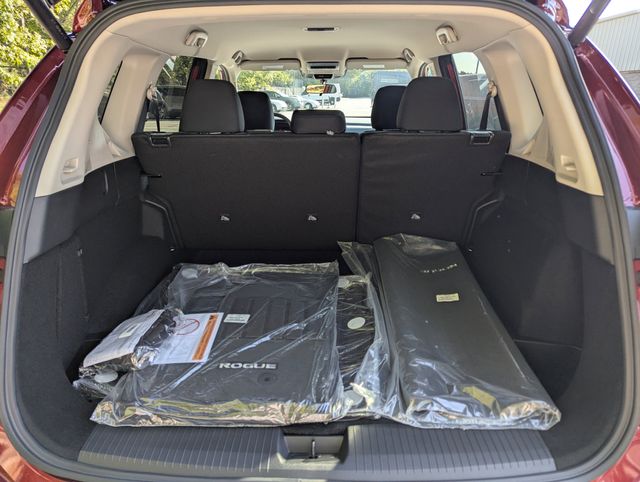 2026 Nissan Rogue SV photo 6
