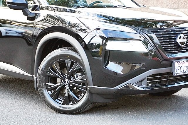 2023 Nissan Rogue SV photo 3