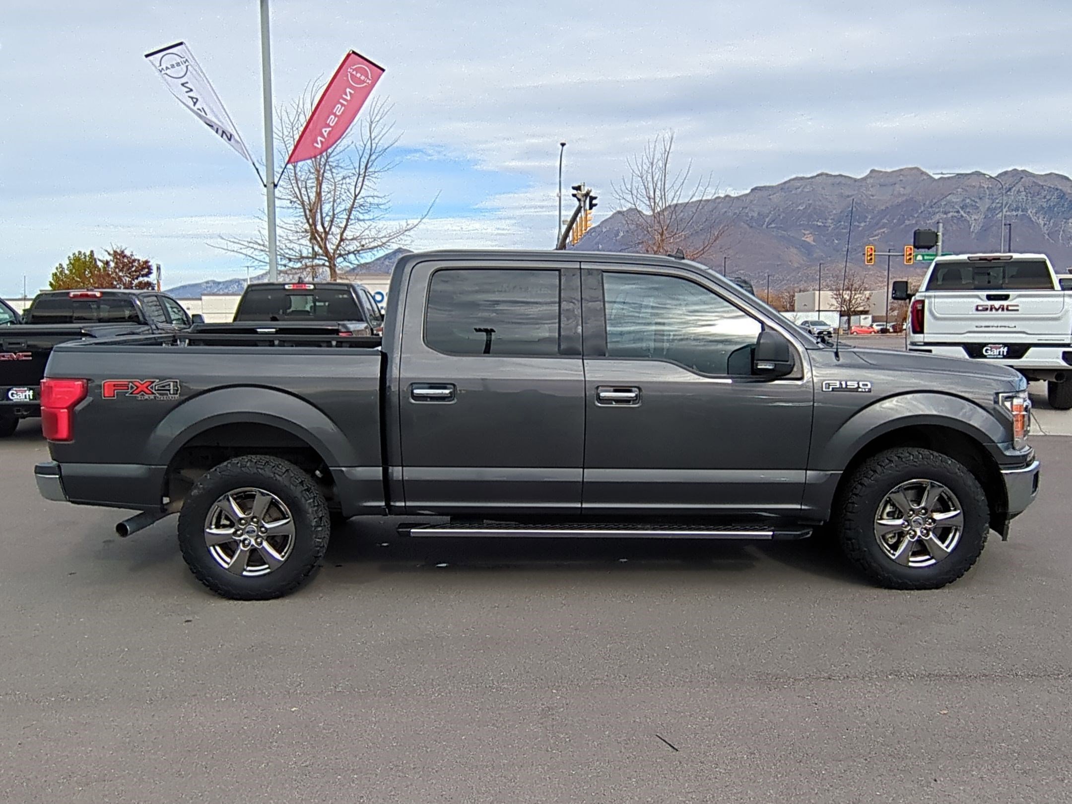 2020 Ford F-150 XLT photo 2