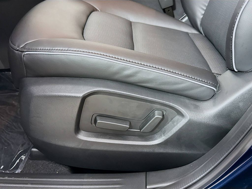 2025 Mazda CX-5 2.5 Select photo 17