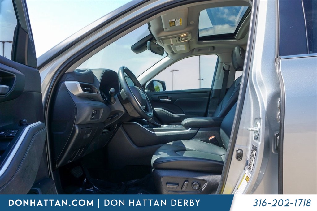 2023 Toyota Highlander XLE photo 3