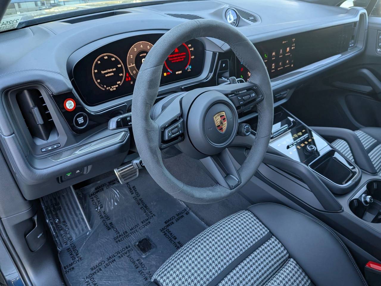 2025 Porsche Cayenne Coupe GTS photo 2