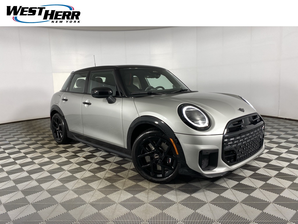 2026 MINI Hardtop S's photo