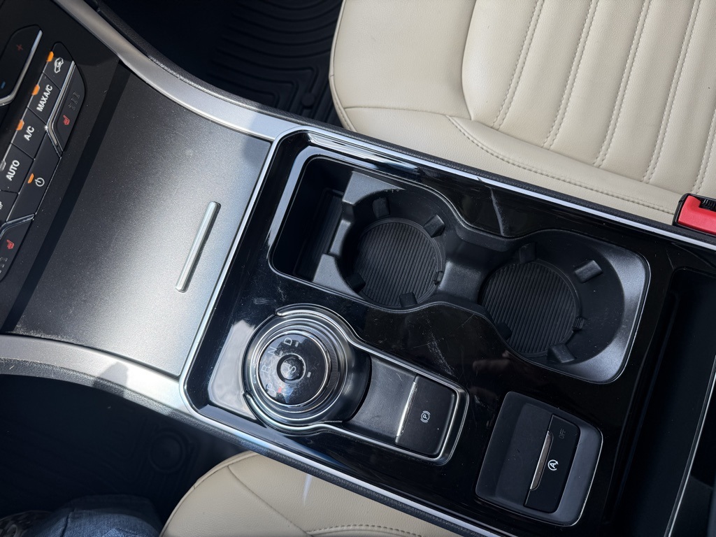 2020 Ford Edge SEL photo 23