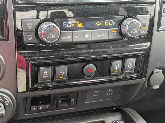 2024 Nissan Titan PRO-4X photo 20
