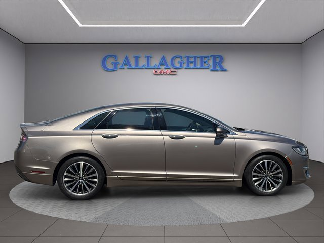 2020 Lincoln MKZ Standard photo 3