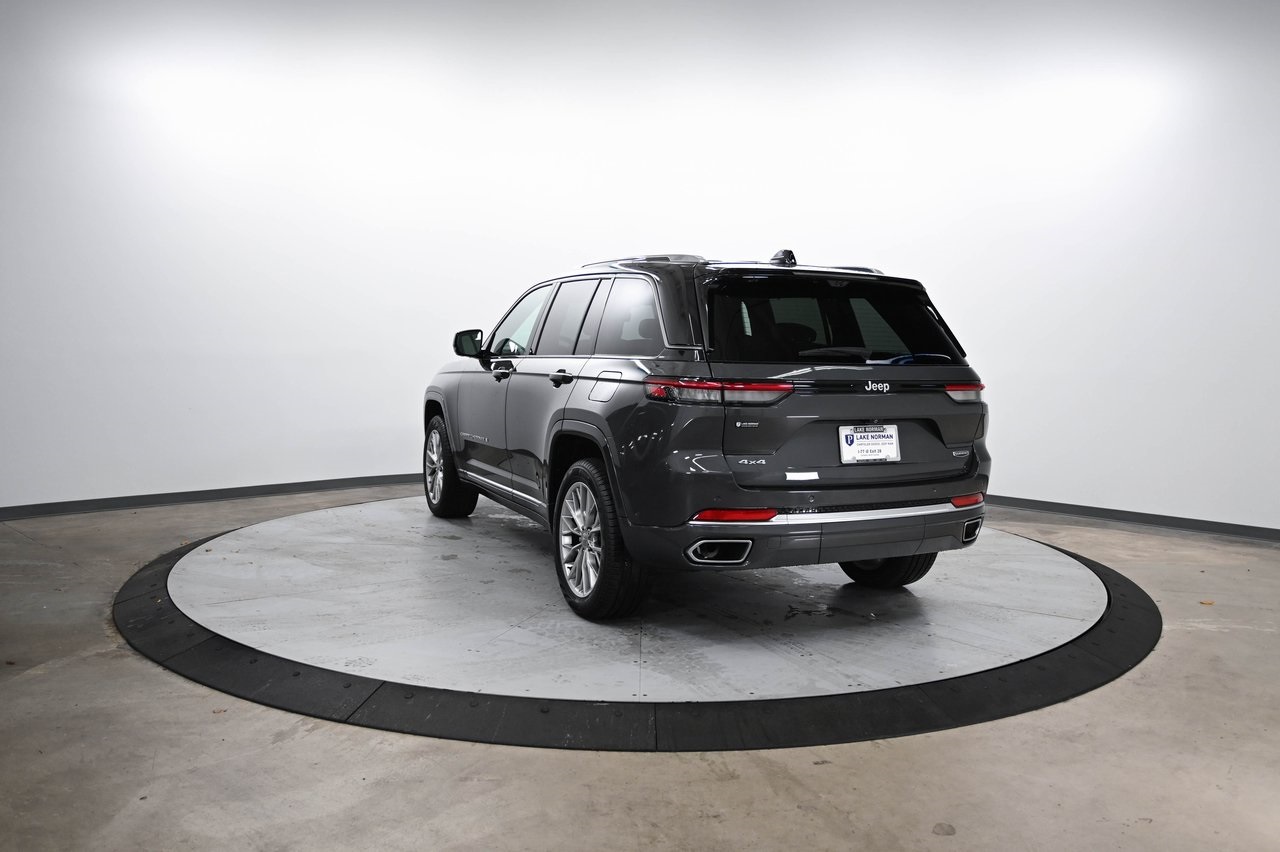 2022 Jeep Grand Cherokee Summit photo 4