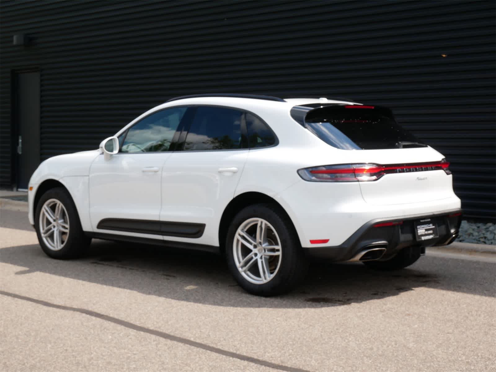 2024 Porsche Macan T photo 3