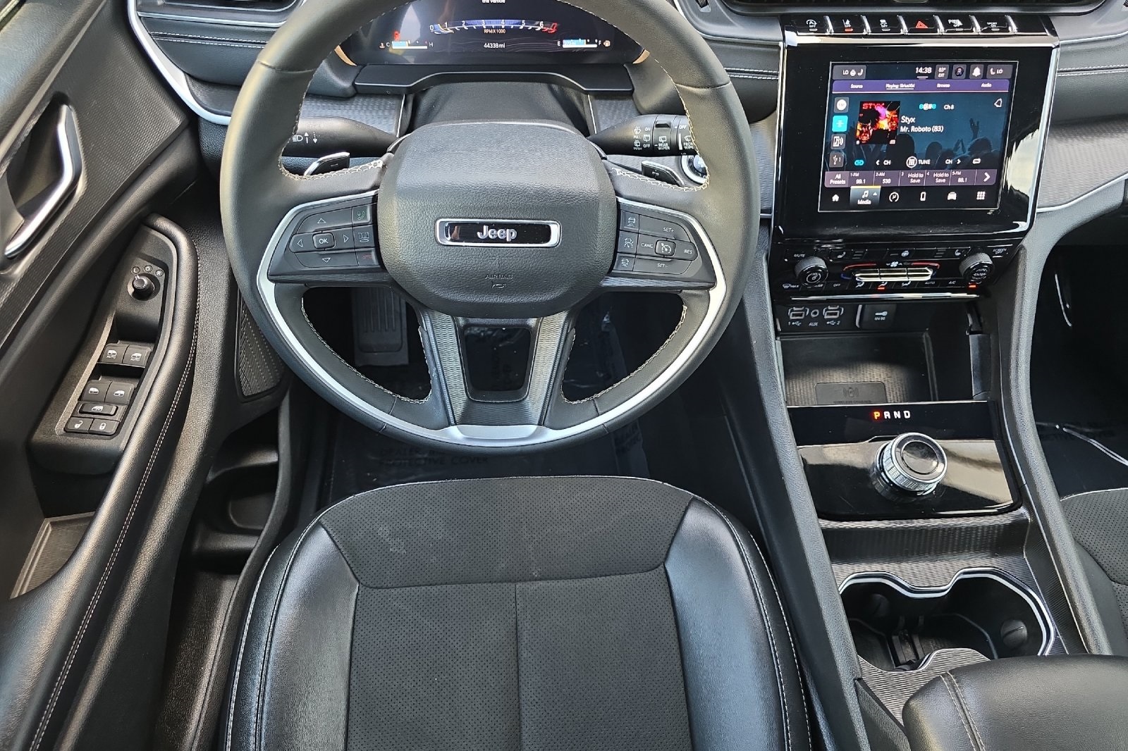 2024 Jeep Grand Cherokee Altitude photo 14