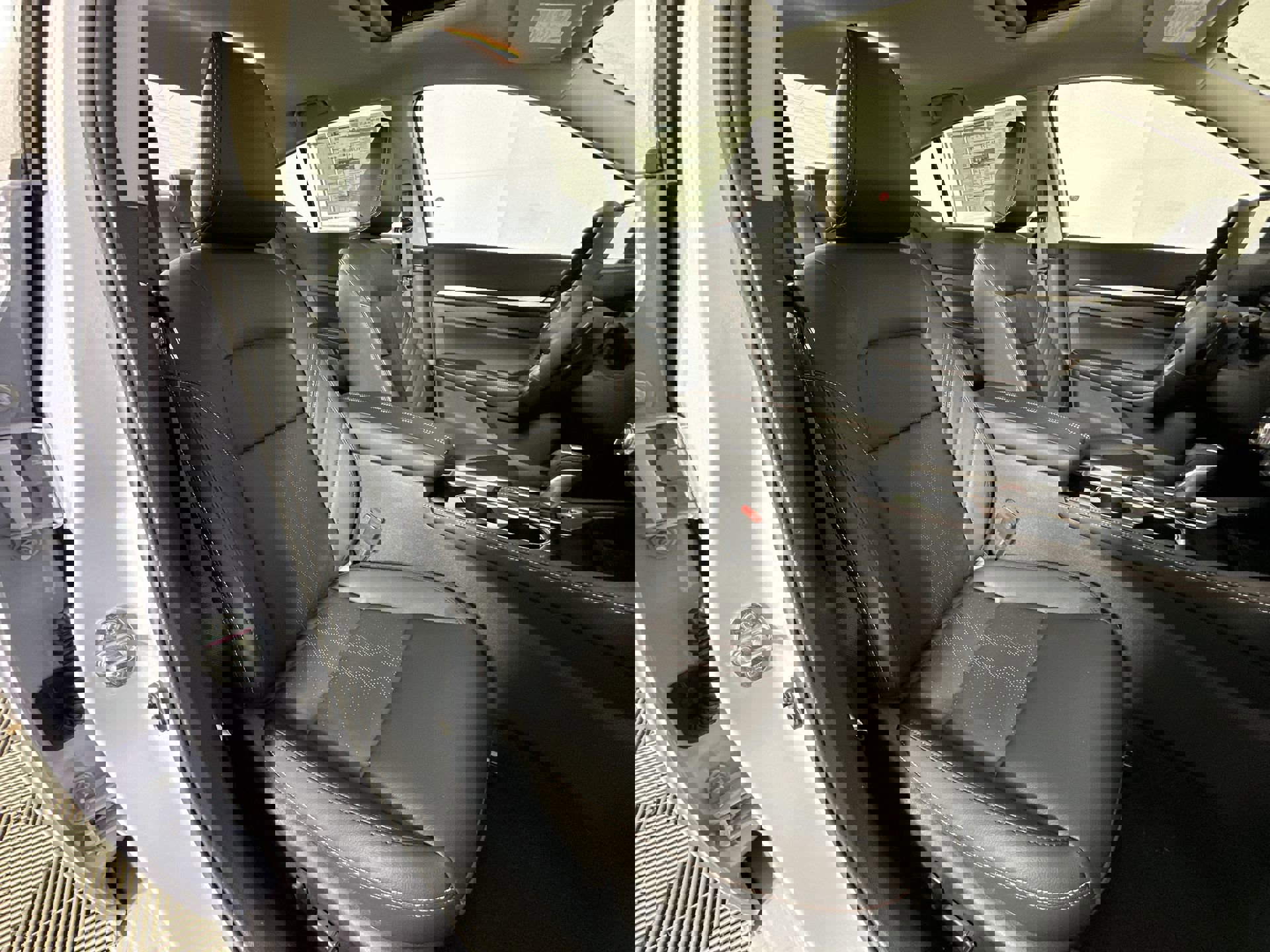 2025 Nissan Altima SR photo 26