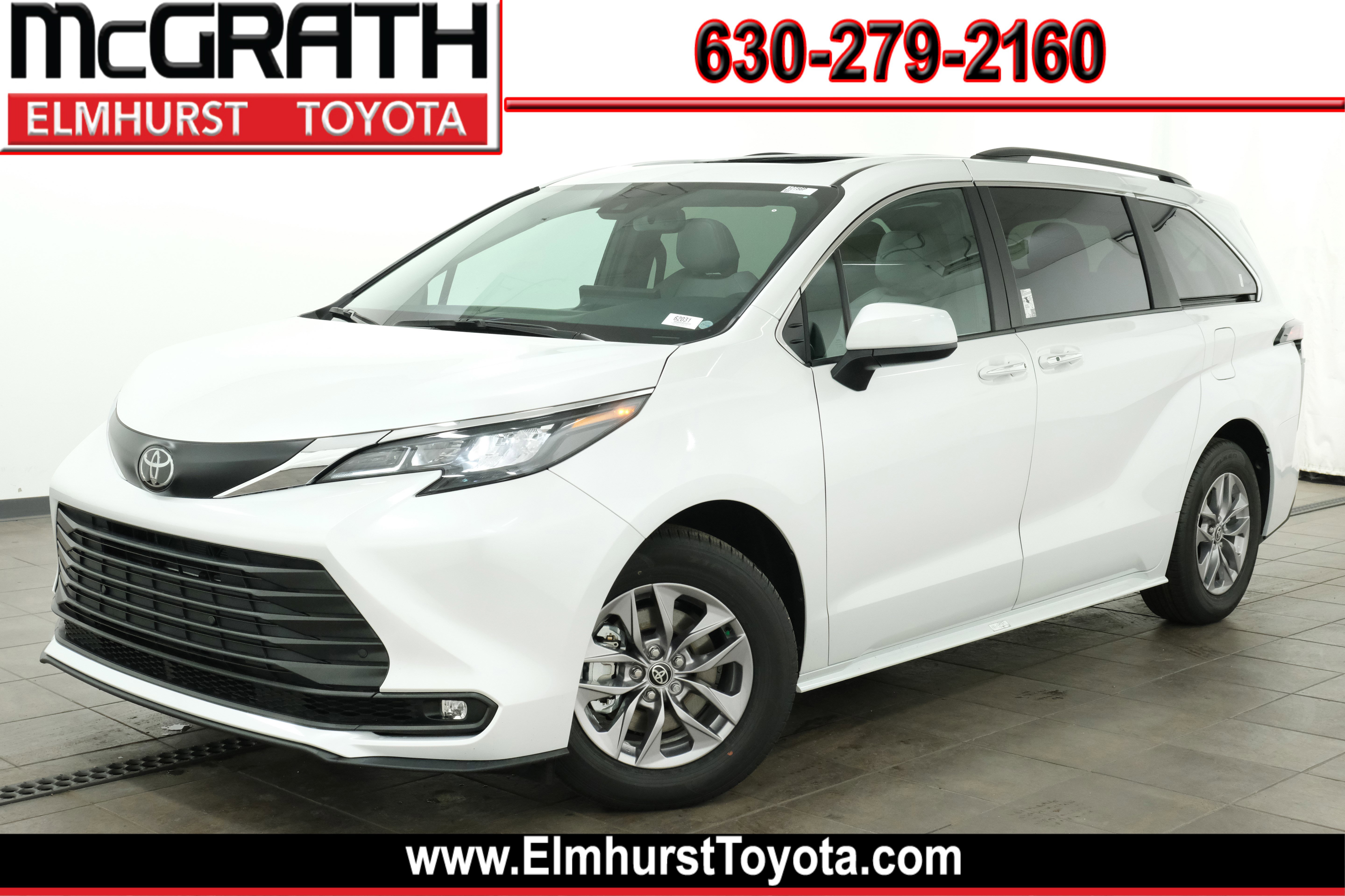 2026 Toyota Sienna XLE's photo