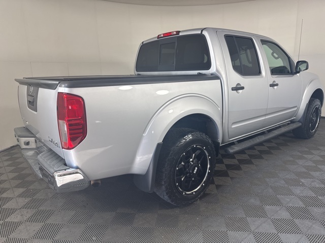 2019 Nissan Frontier SV Crew Cab photo 3