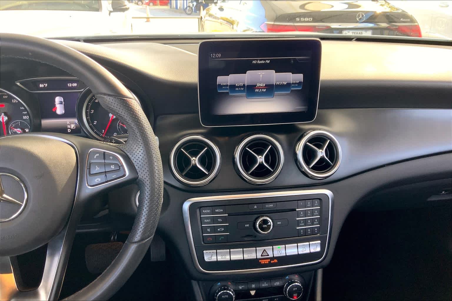 2020 Mercedes Benz GLA 250 4MATIC photo 3