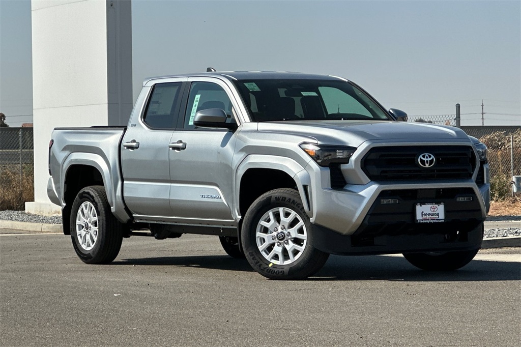2025 Toyota Tacoma SR5 Double Cab photo 2