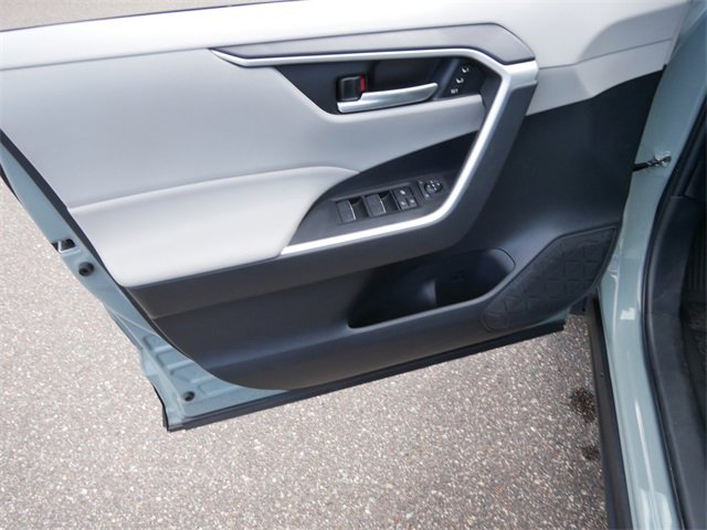 2023 Toyota RAV4 Hybrid XLE Premium photo 12