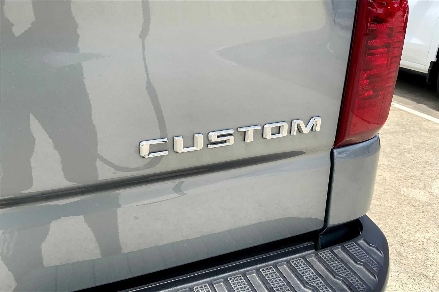 2025 Chevrolet Silverado 1500 Custom photo 18