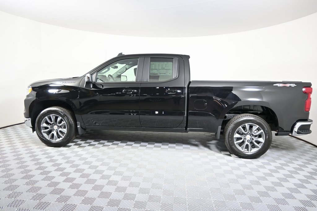 2026 Chevrolet Silverado 1500 LT photo 2