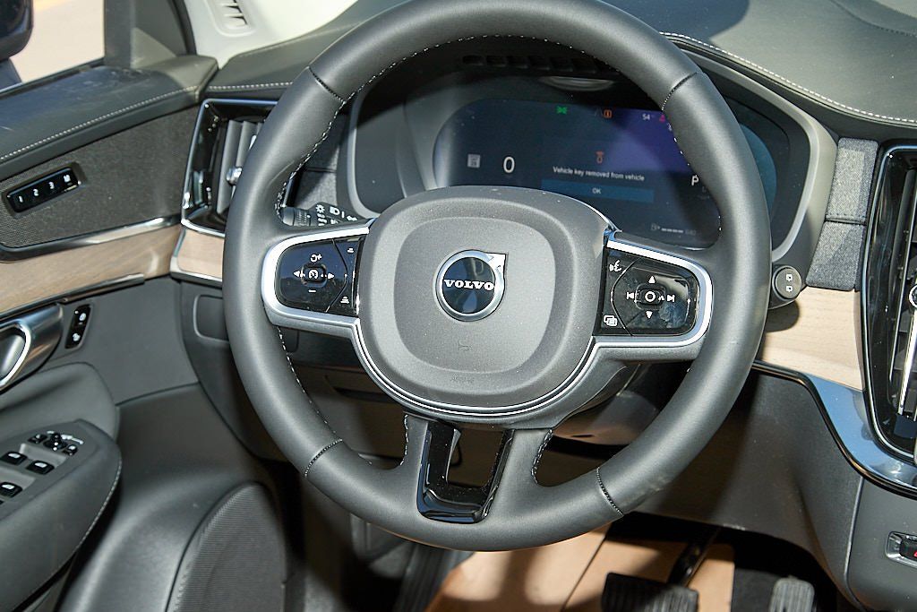 2026 VOLVO XC90 - Image 26