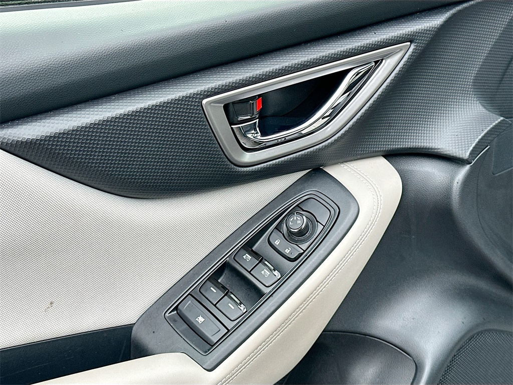 2024 Subaru Forester Premium Base photo 17