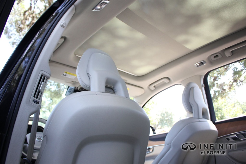 2022 Volvo XC90 Momentum photo 19