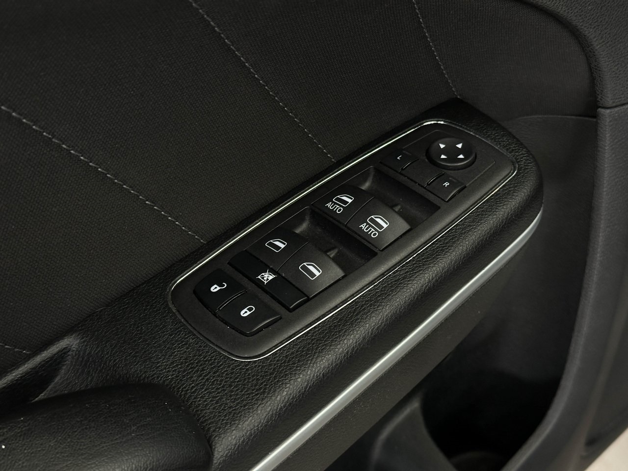 2023 Dodge Charger SXT photo 16