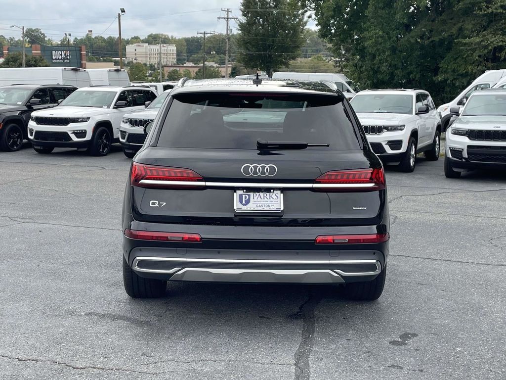 2024 Audi Q7 55 Premium Plus photo 3