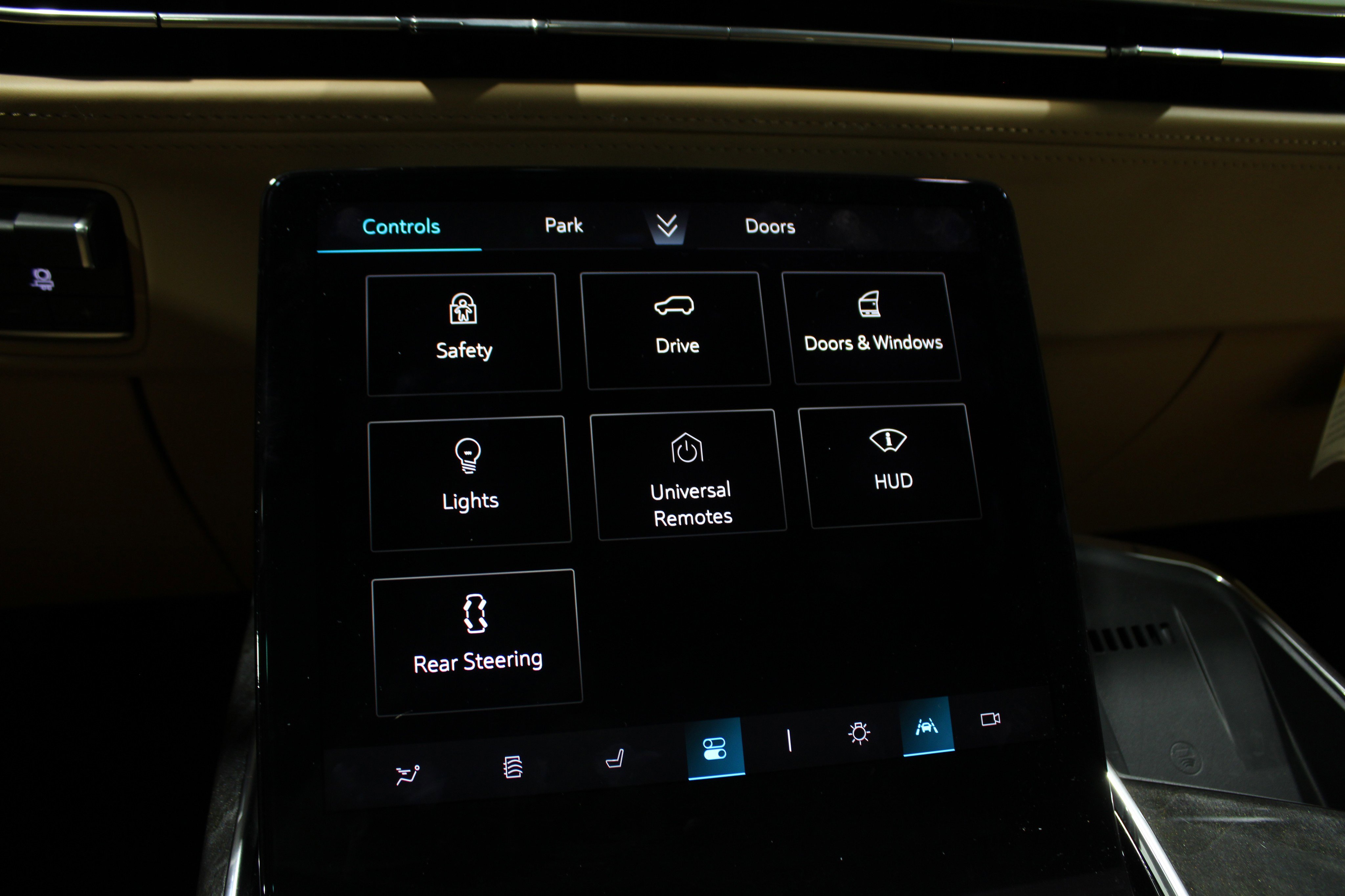 2025 Cadillac Escalade IQ Luxury photo 22