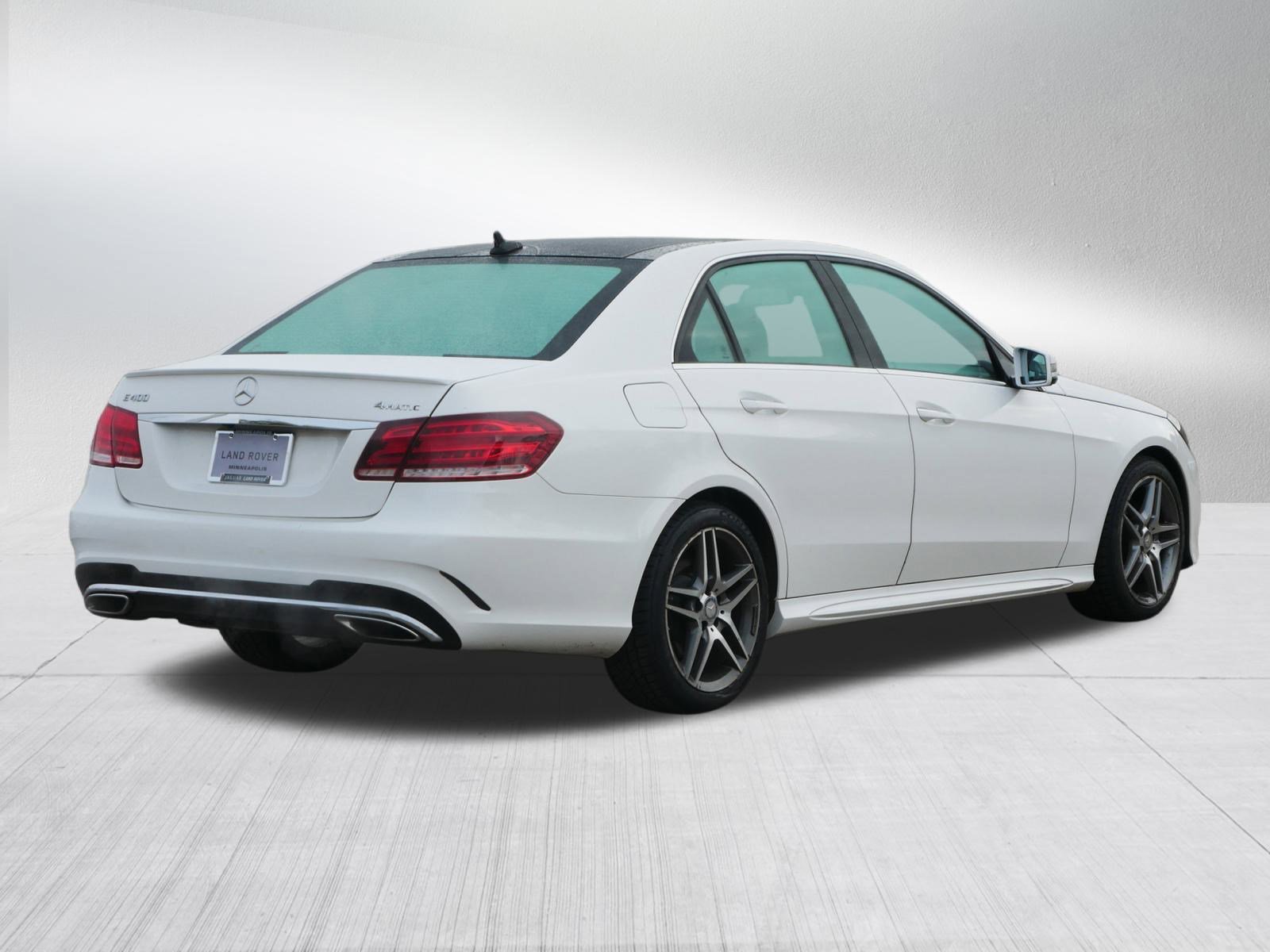 2015 Mercedes Benz E 400 4MATIC photo 3