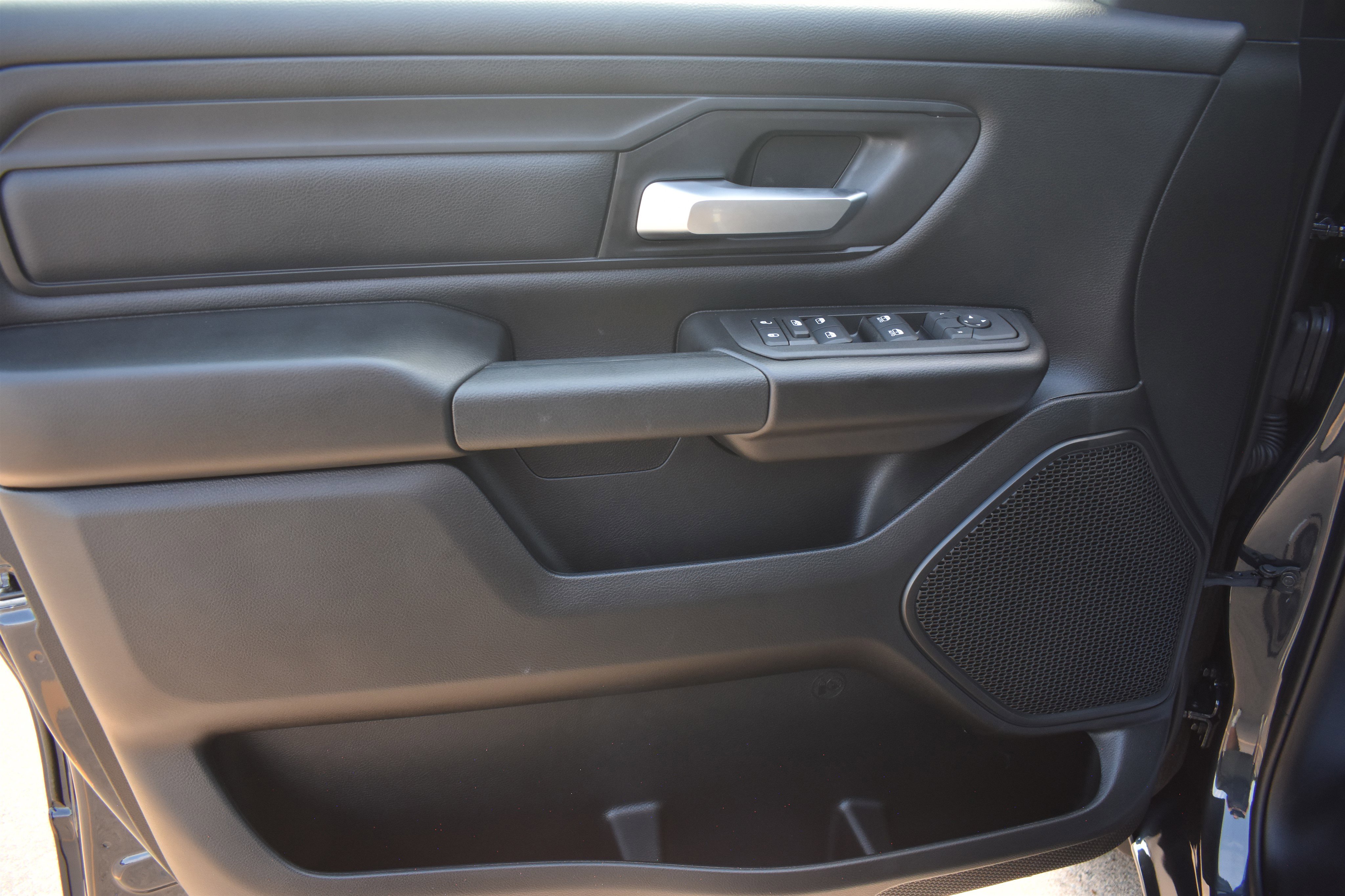2026 Ram 1500 Tradesman photo 7