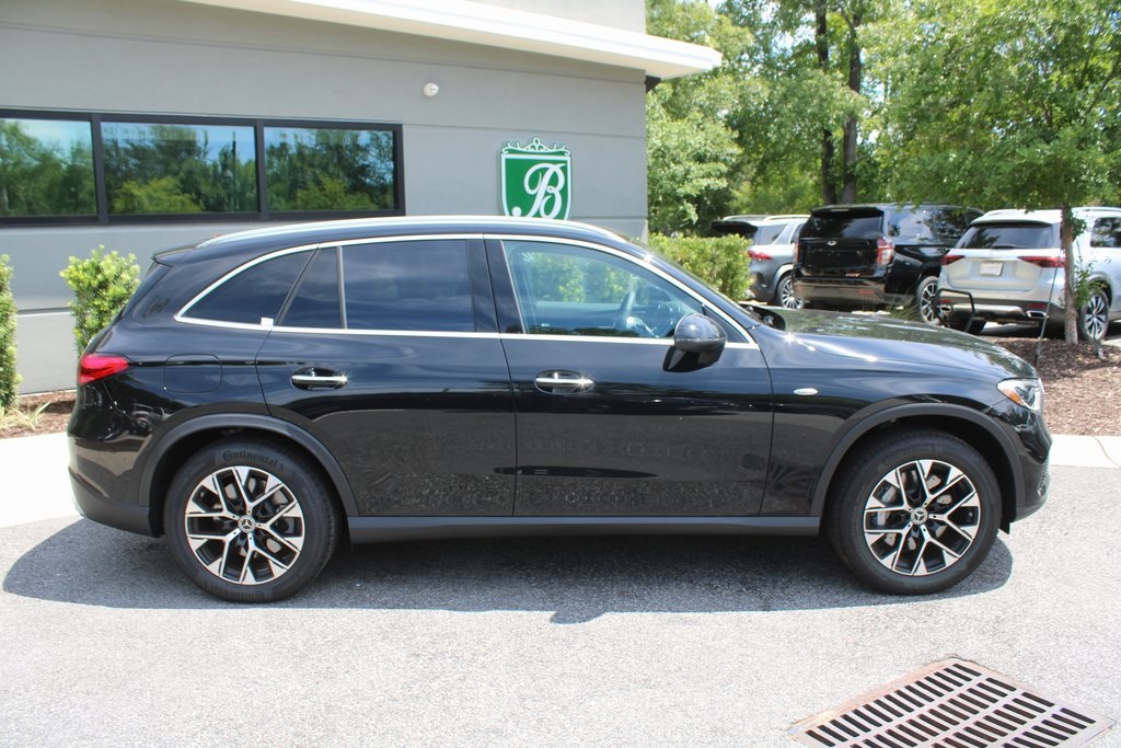 2025 Mercedes Benz GLC 350e 4MATIC photo 2