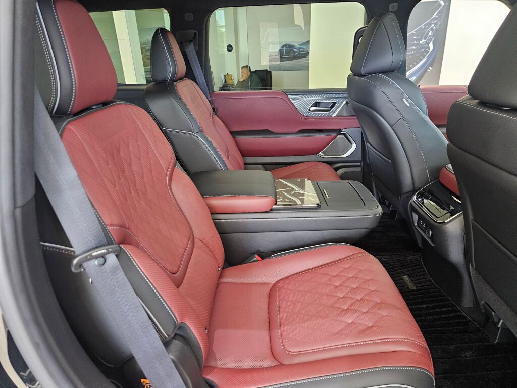2025 Infiniti QX80 photo 15
