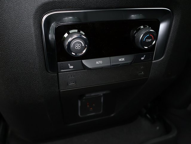 2025 Chevrolet Suburban RST photo 22