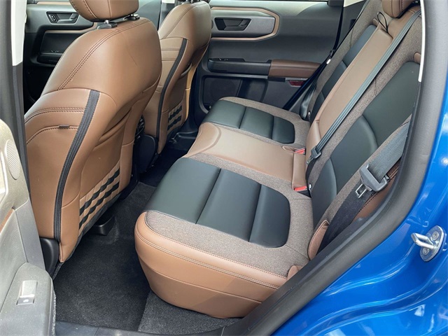 2025 Ford Bronco Sport Outer Banks photo 2