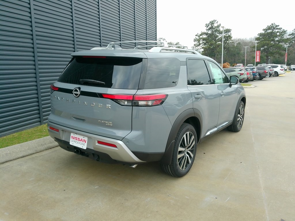2025 Nissan Pathfinder Platinum photo 3