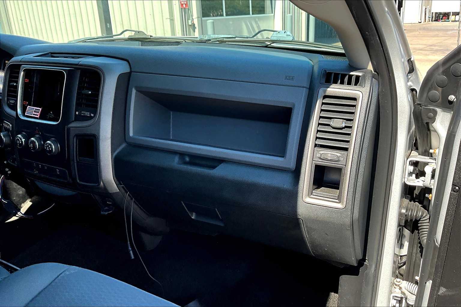 2015 Ram 1500 Tradesman photo 17