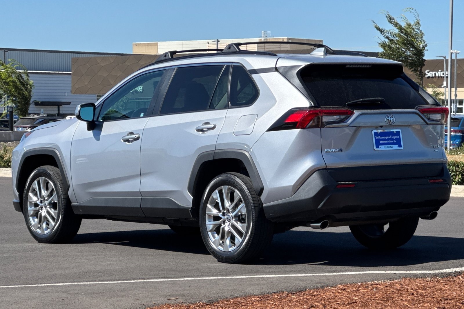 2021 Toyota RAV4 XLE Premium photo 5