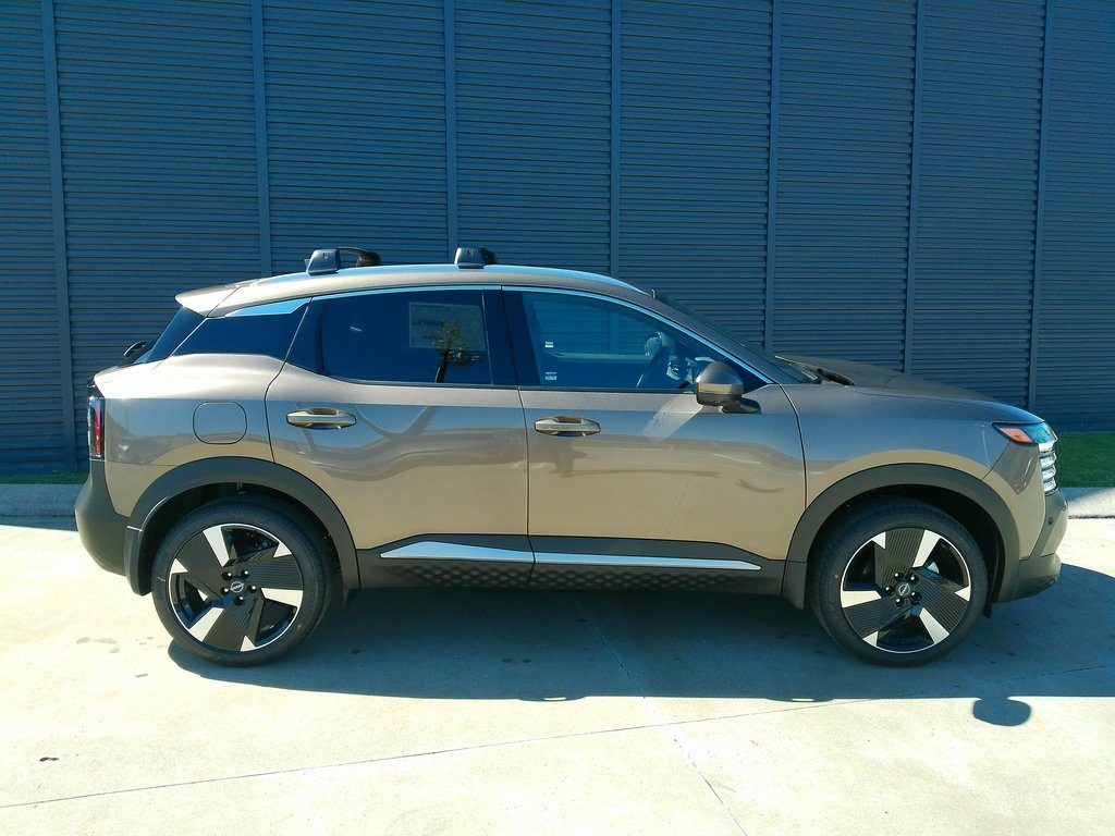2025 Nissan Kicks SR photo 2