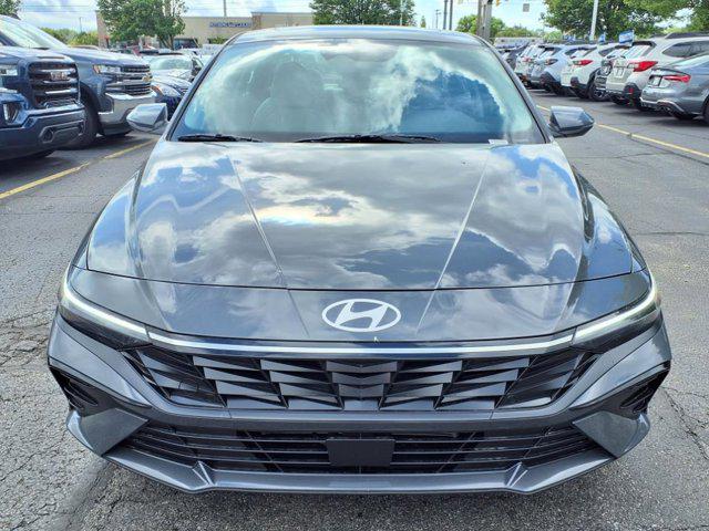 2025 Hyundai Elantra Hybrid Limited photo 2