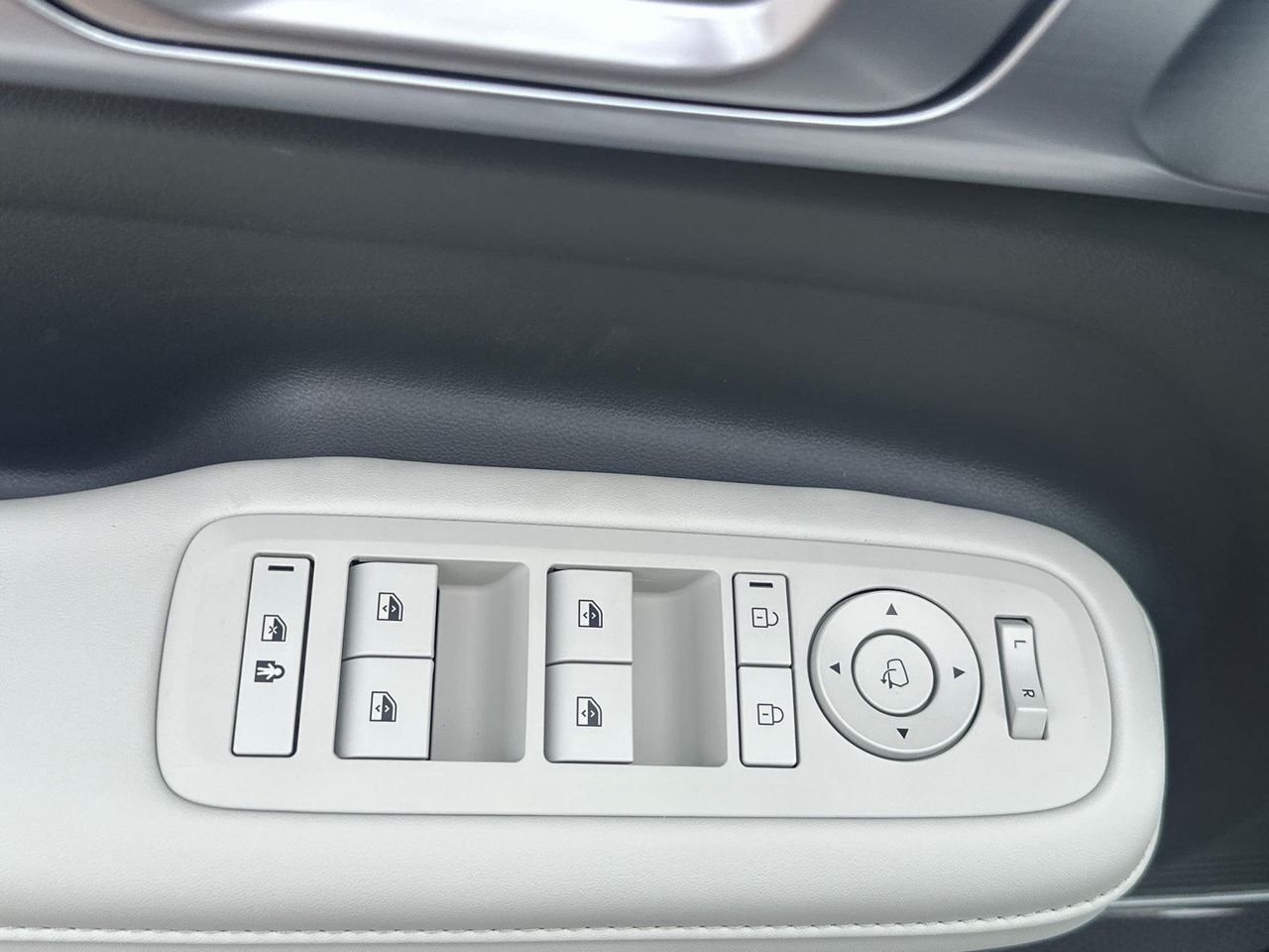 2026 Hyundai Santa Fe Calligraphy photo 9