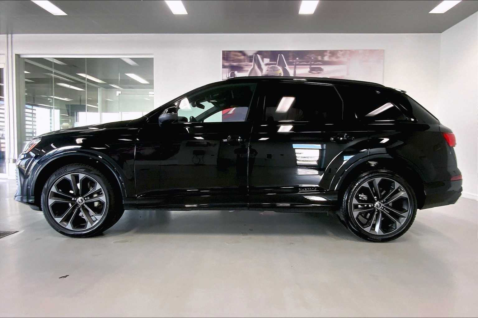 2025 Audi Q7 Premium Plus photo 3